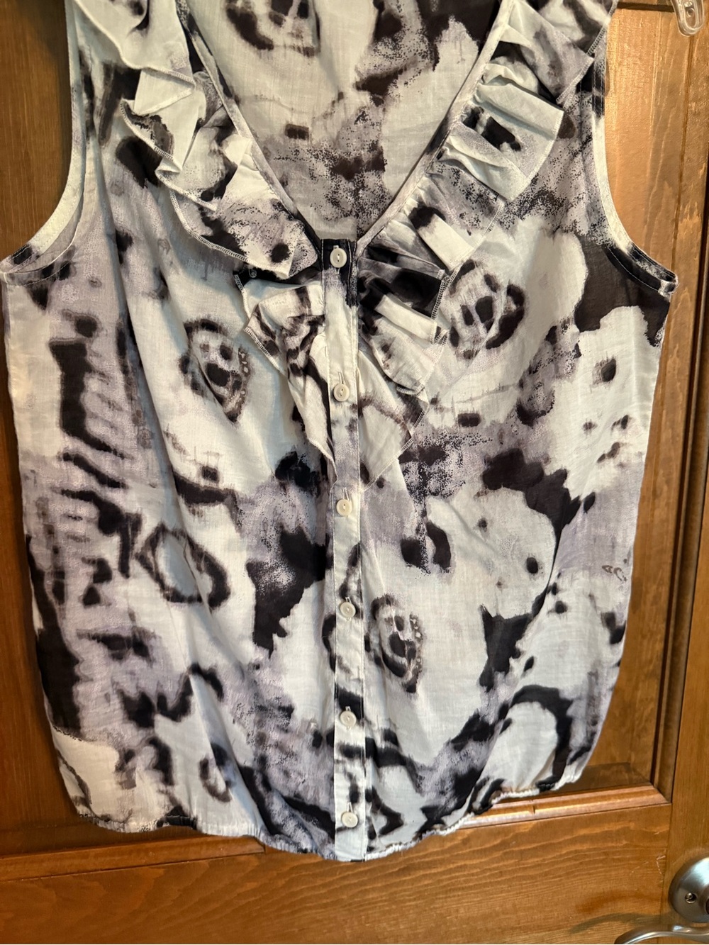 LOFT Black and White Ruffle V-Neck Sleeveless Top
